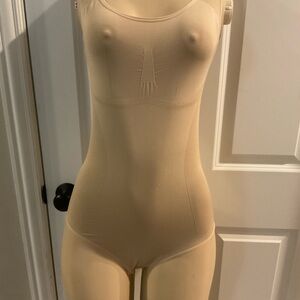 Elegant Beige Shapewear Bodysuit
